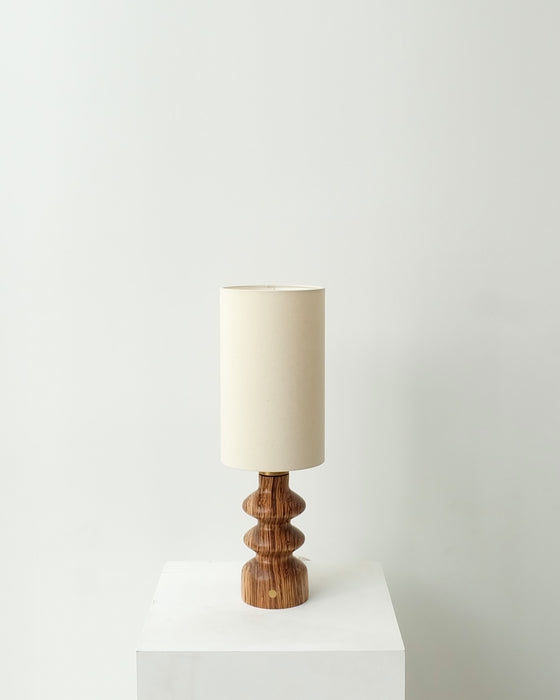 Lampe Alma zébrano