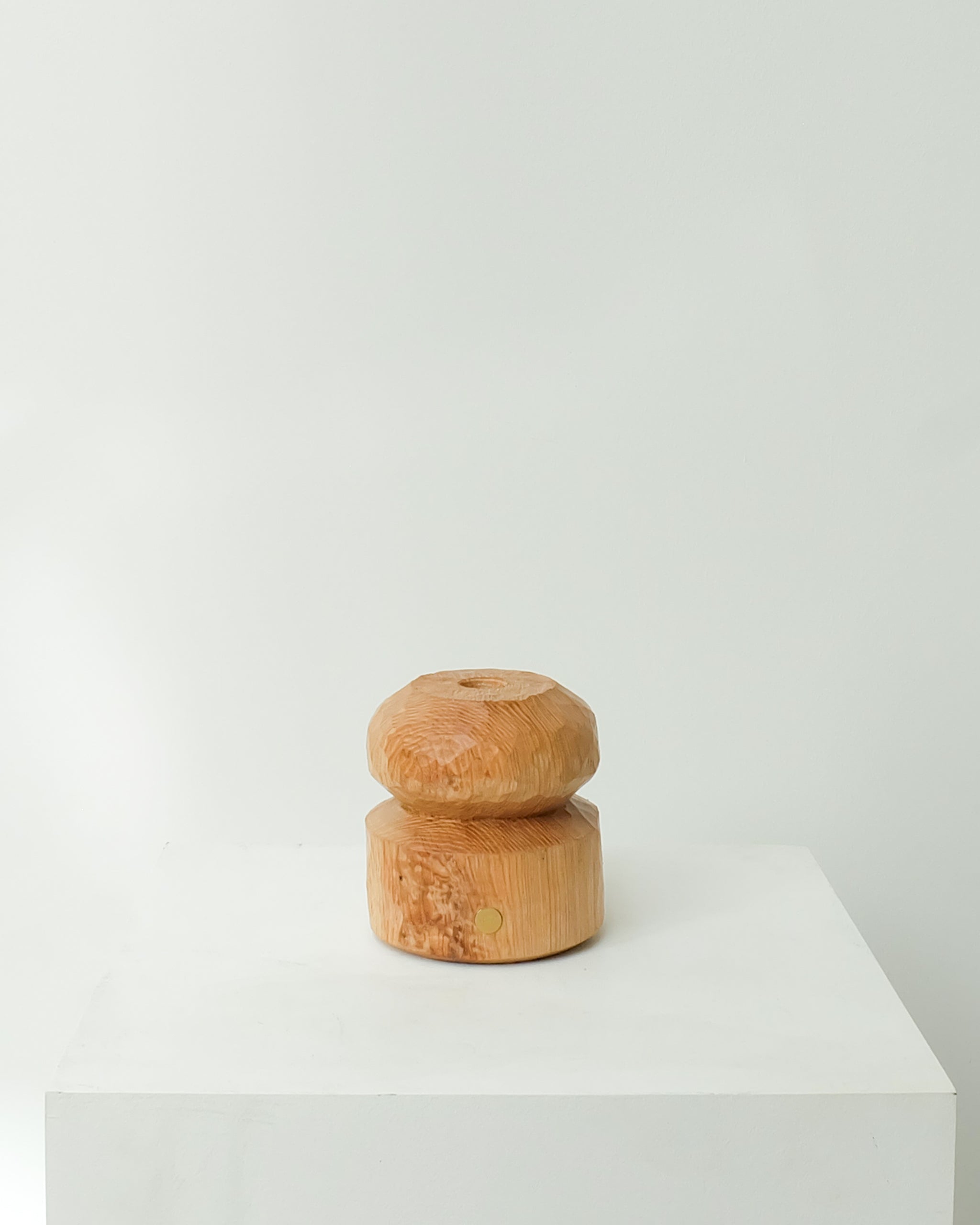Bougeoir sculpté loupe frêne