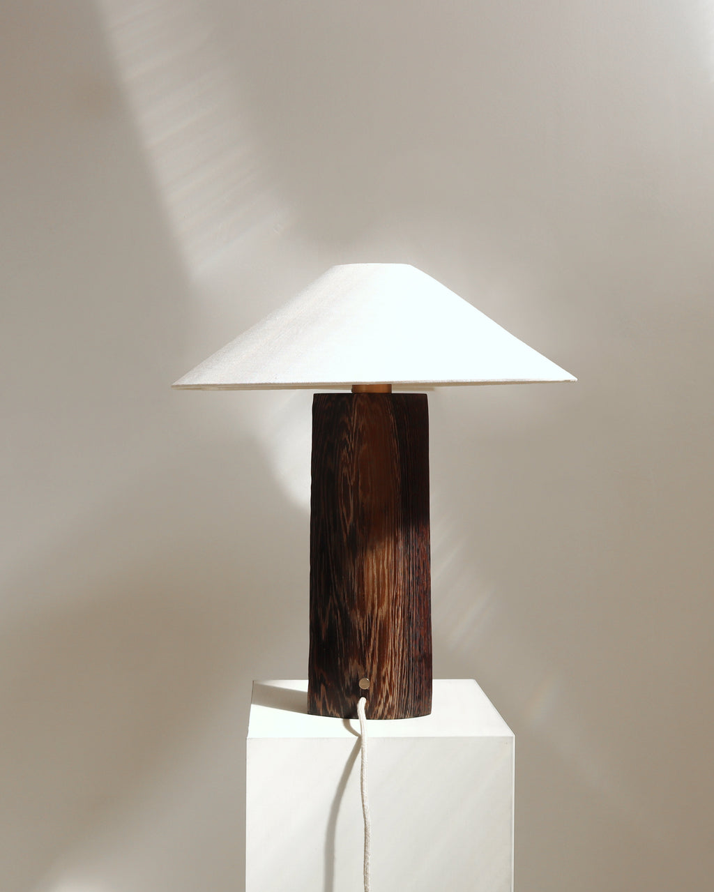 Lampe Trigone Wengé