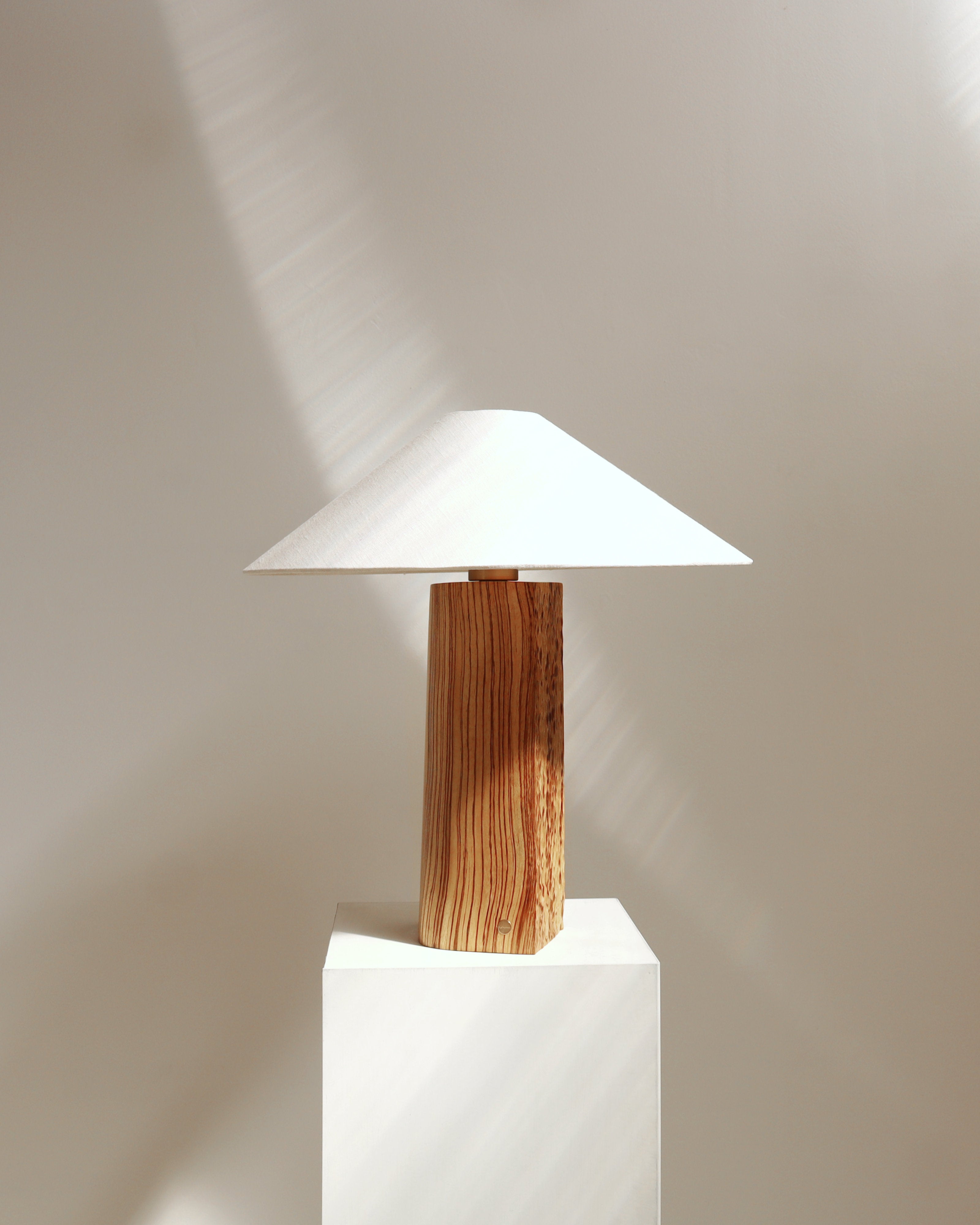 Lampe Trigone Zébrano