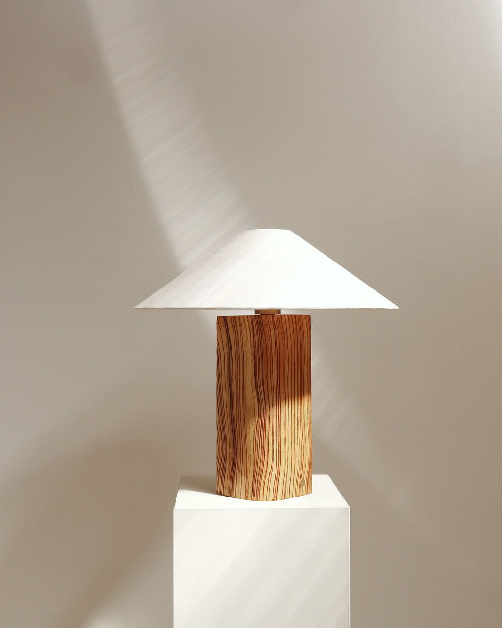 Lampe Trigone Zébrano