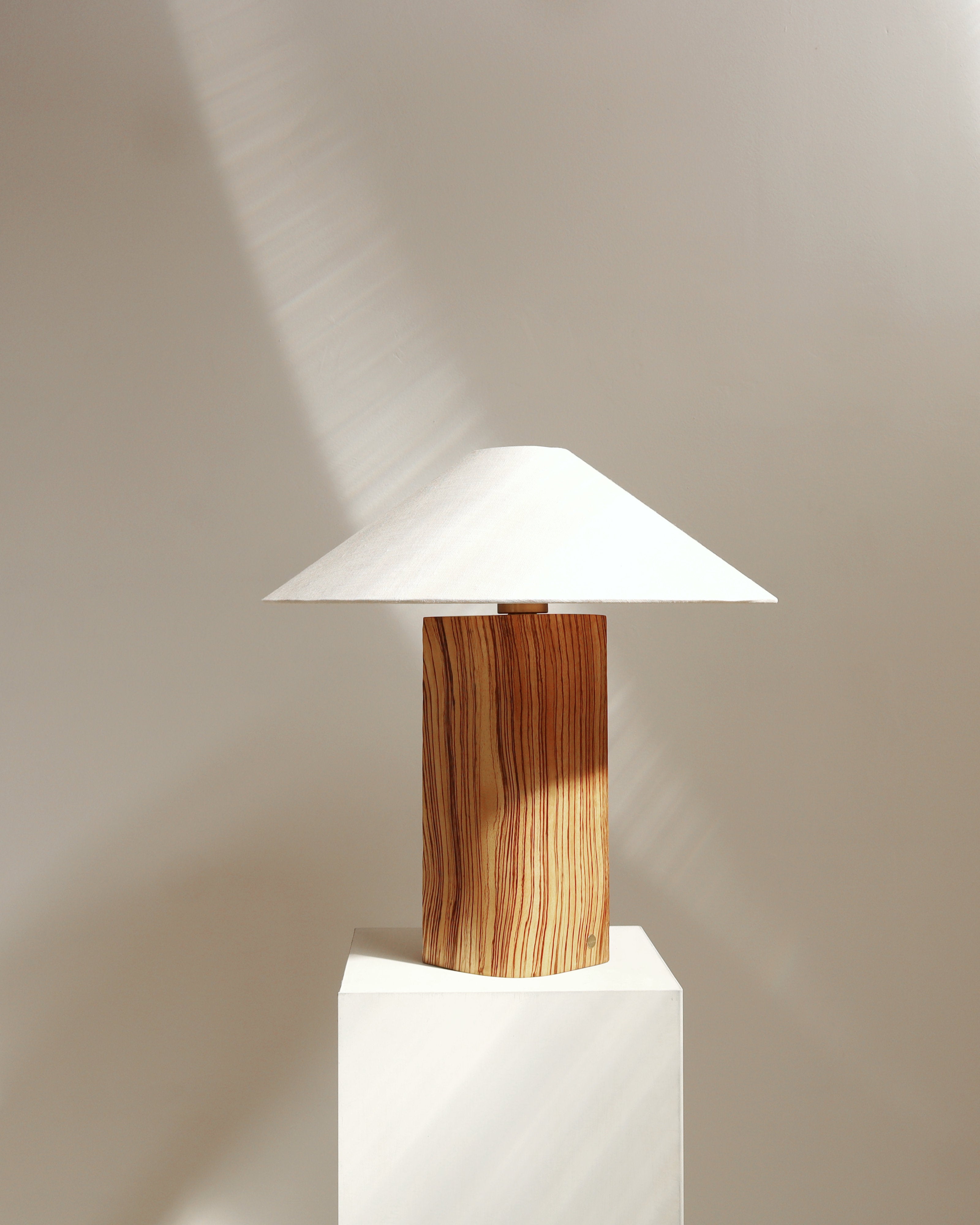 Lampe Trigone Zébrano