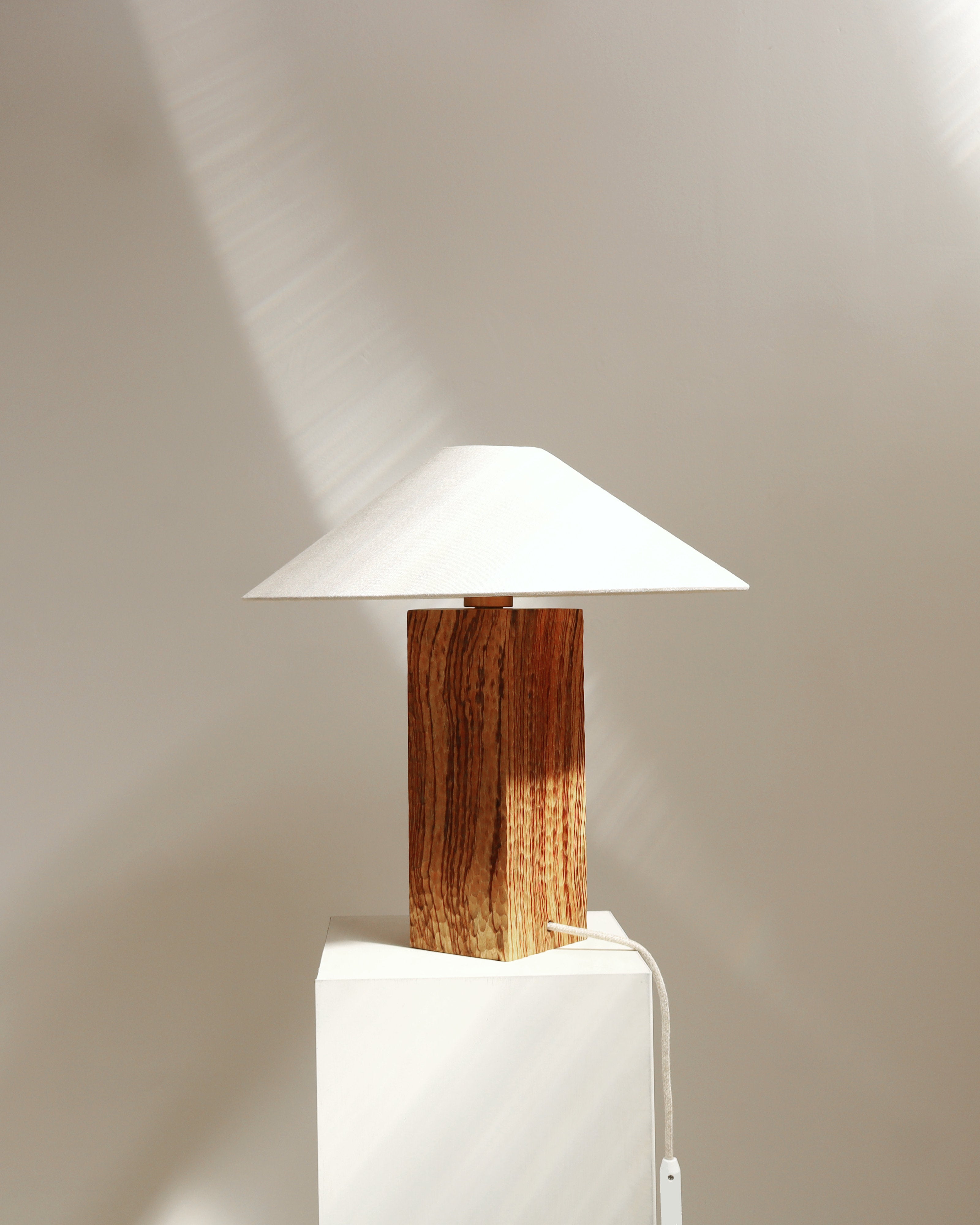 Lampe Trigone Zébrano